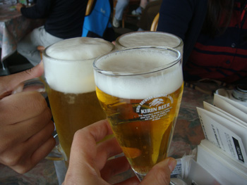 ビールで乾杯の画像